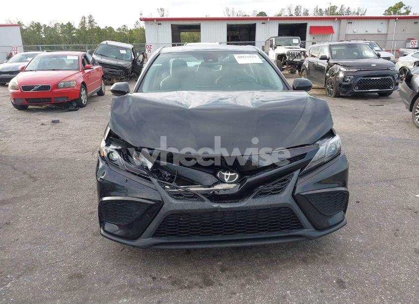 Photo 12 of 2021 Toyota Camry SE (VIN 4T1G11AKXMU560622)