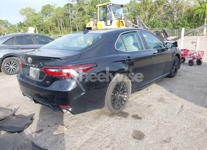 Photo 4 of 2021 Toyota Camry SE (VIN 4T1G11AKXMU560622)