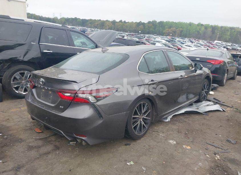 Photo 4 of 2021 Toyota Camry SE (VIN 4T1G11AKXMU562225)