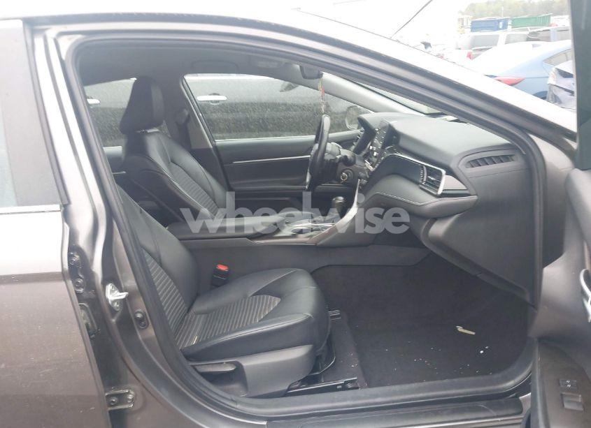 Photo 5 of 2021 Toyota Camry SE (VIN 4T1G11AKXMU562225)