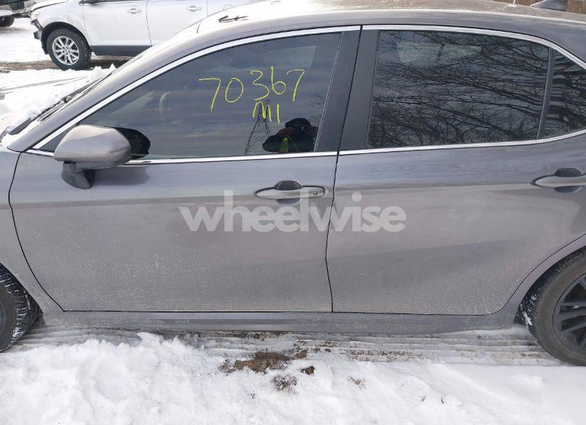 Photo 14 of 2021 Toyota Camry SE (VIN 4T1G11AKXMU600746)