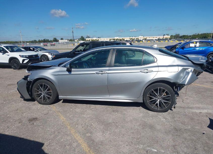 Photo 15 of 2021 Toyota Camry SE (VIN 4T1G11AKXMU603758)