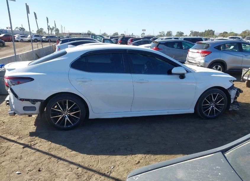 Photo 14 of 2021 Toyota Camry SE (VIN 4T1G11AKXMU605249)