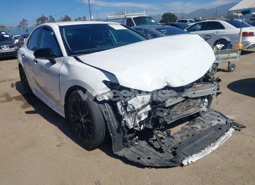 2022 Toyota Camry SE NIGHTSHADE EDITION (VIN 4T1G11AKXNU029941) main photo