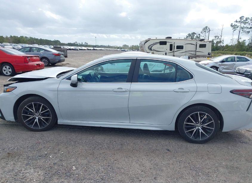 Photo 14 of 2022 Toyota Camry SE (VIN 4T1G11AKXNU069534)