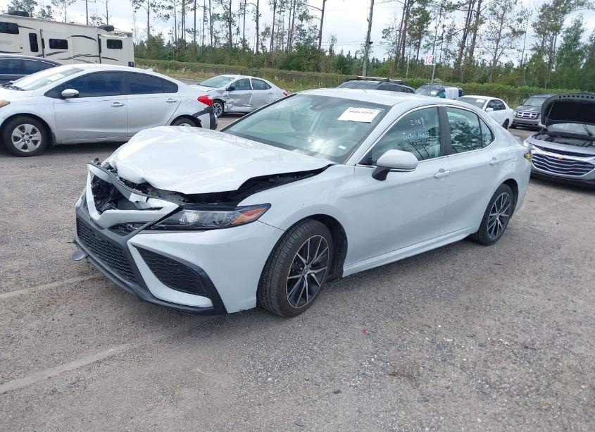 Photo 2 of 2022 Toyota Camry SE (VIN 4T1G11AKXNU069534)