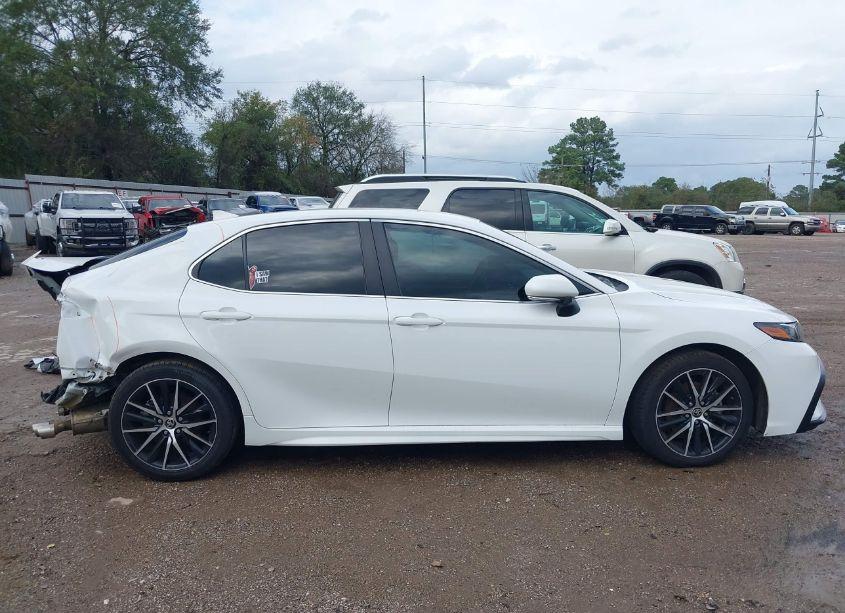 Photo 14 of 2022 Toyota Camry SE (VIN 4T1G11AKXNU619024)