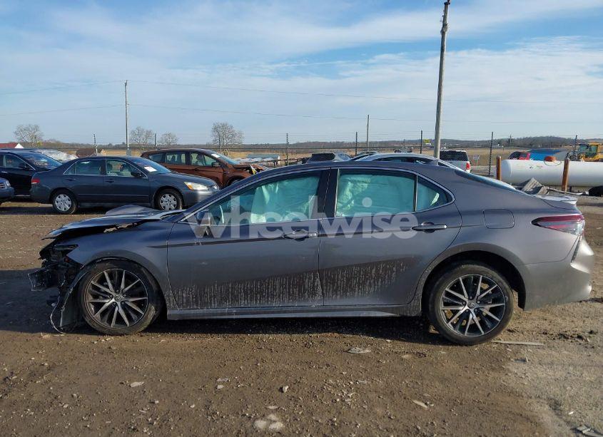 Photo 13 of 2022 Toyota Camry SE (VIN 4T1G11AKXNU624157)