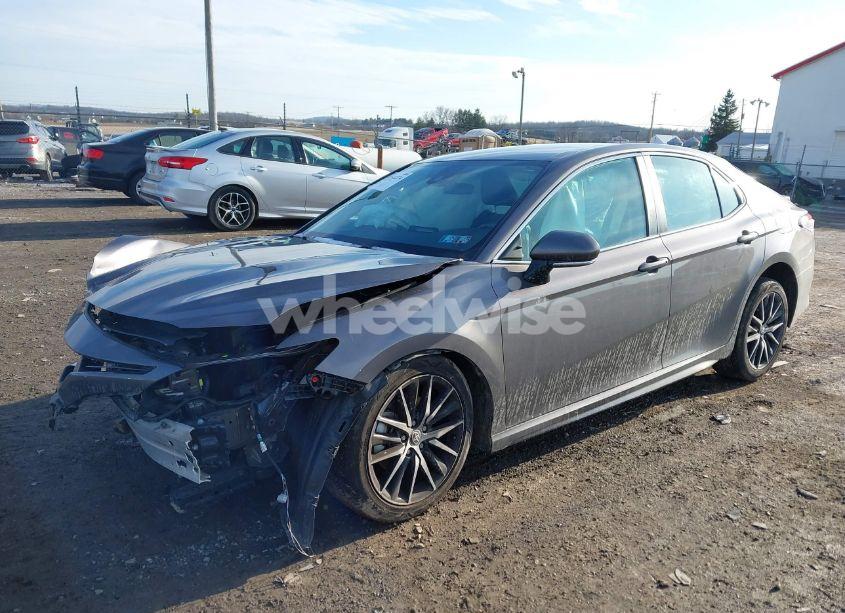 Photo 2 of 2022 Toyota Camry SE (VIN 4T1G11AKXNU624157)