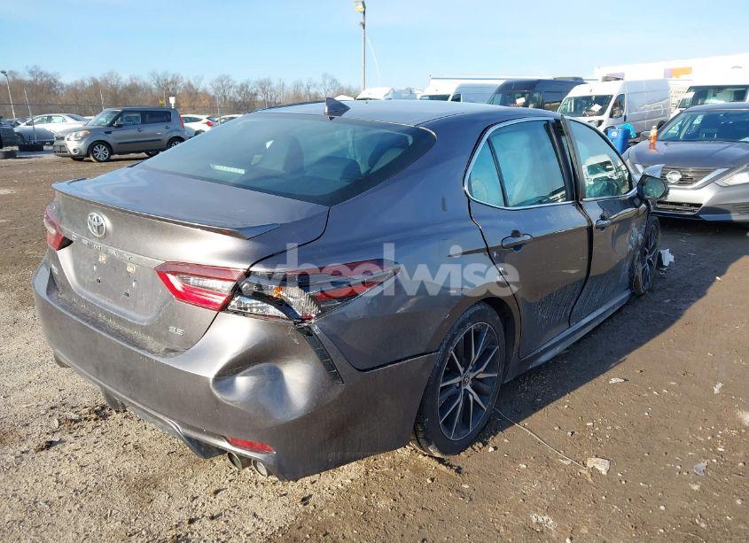Photo 4 of 2022 Toyota Camry SE (VIN 4T1G11AKXNU624157)