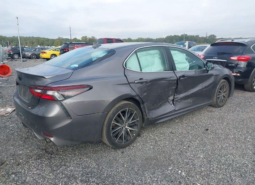 Photo 4 of 2022 Toyota Camry SE (VIN 4T1G11AKXNU640908)