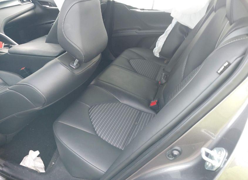 Photo 8 of 2022 Toyota Camry SE (VIN 4T1G11AKXNU640908)