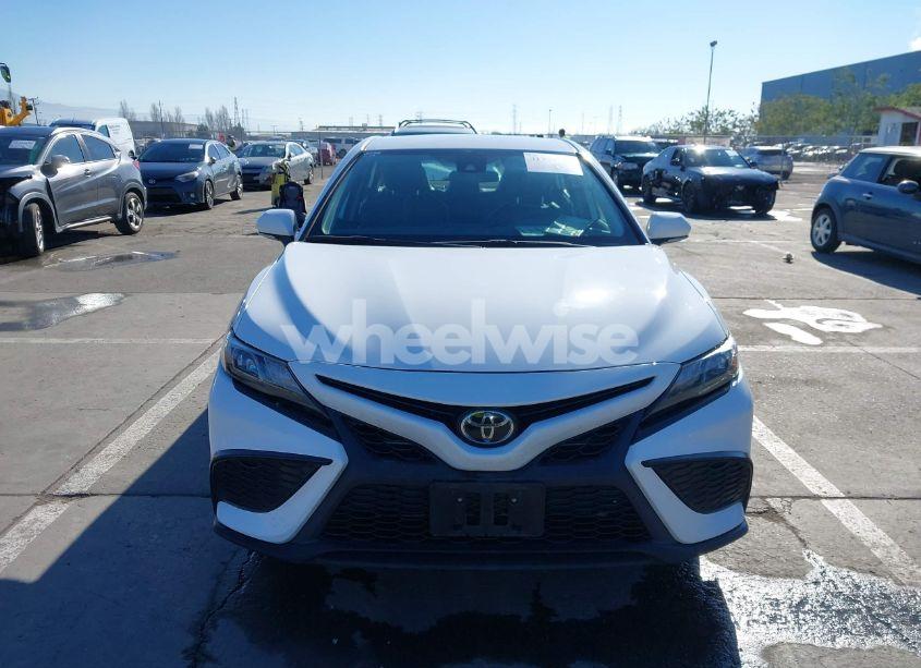 Photo 12 of 2022 Toyota Camry SE (VIN 4T1G11AKXNU646773)