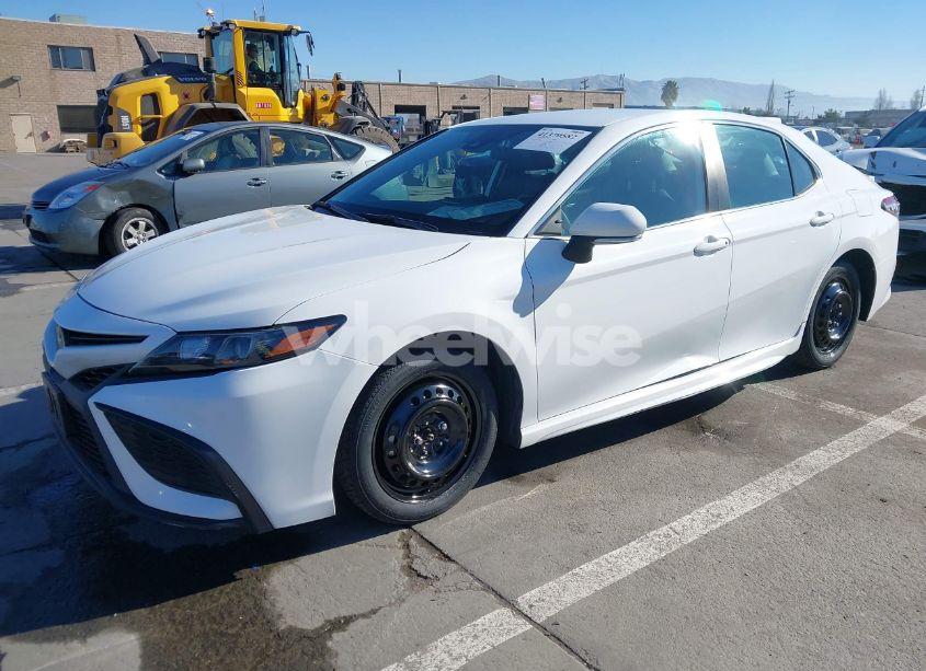 Photo 2 of 2022 Toyota Camry SE (VIN 4T1G11AKXNU646773)