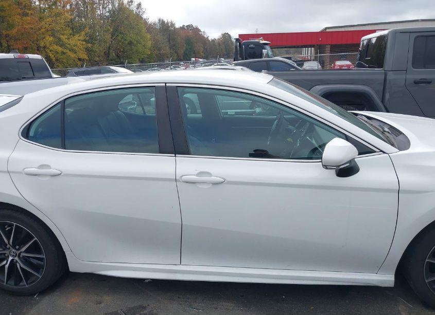 Photo 13 of 2022 Toyota Camry SE (VIN 4T1G11AKXNU655277)