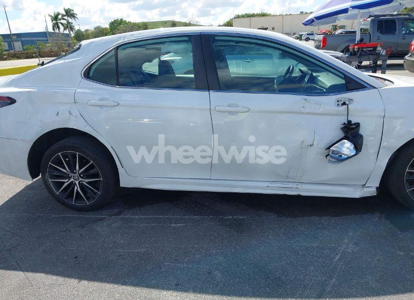 Photo 18 of 2022 Toyota Camry SE (VIN 4T1G11AKXNU659281)