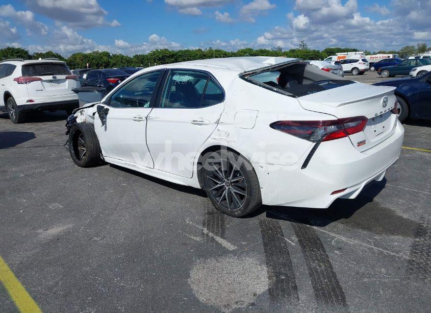 Photo 3 of 2022 Toyota Camry SE (VIN 4T1G11AKXNU659281)