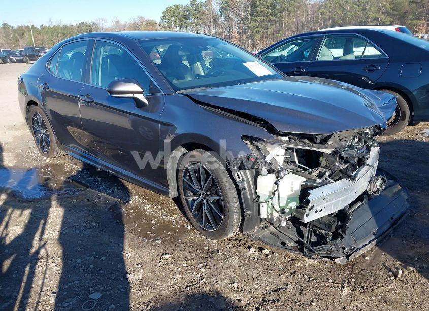 2022 Toyota Camry SE (VIN 4T1G11AKXNU666649) main photo