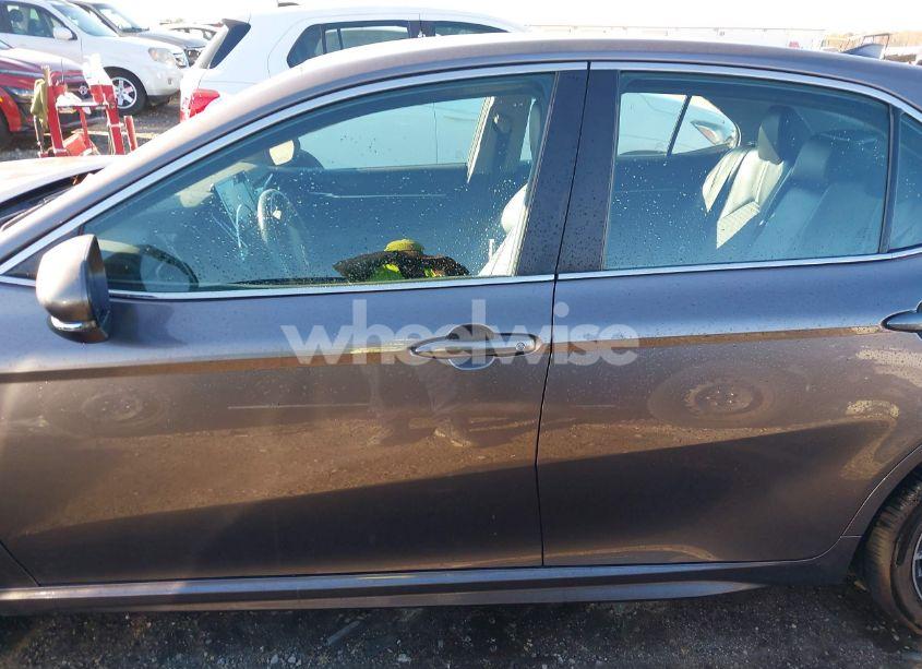 Photo 15 of 2022 Toyota Camry SE (VIN 4T1G11AKXNU666649)