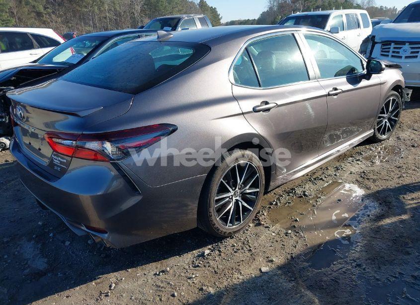 Photo 4 of 2022 Toyota Camry SE (VIN 4T1G11AKXNU666649)