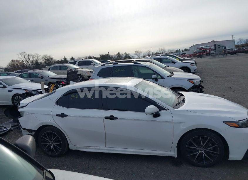 Photo 14 of 2022 Toyota Camry SE (VIN 4T1G11AKXNU709421)