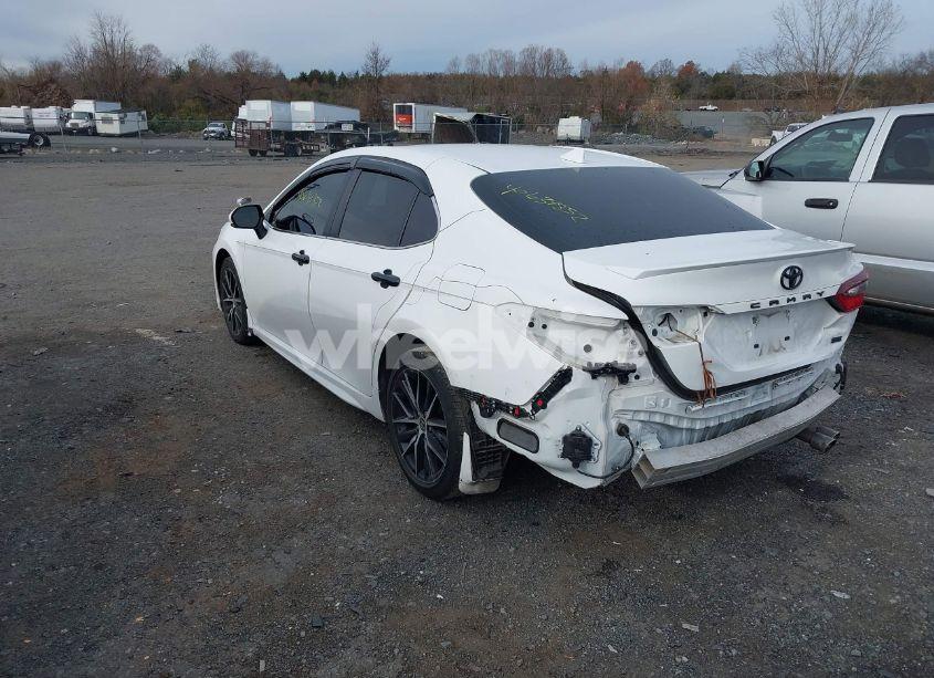 Photo 3 of 2022 Toyota Camry SE (VIN 4T1G11AKXNU709421)