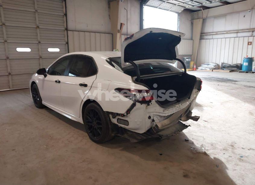 Photo 3 of 2022 Toyota Camry SE (VIN 4T1G11AKXNU709645)