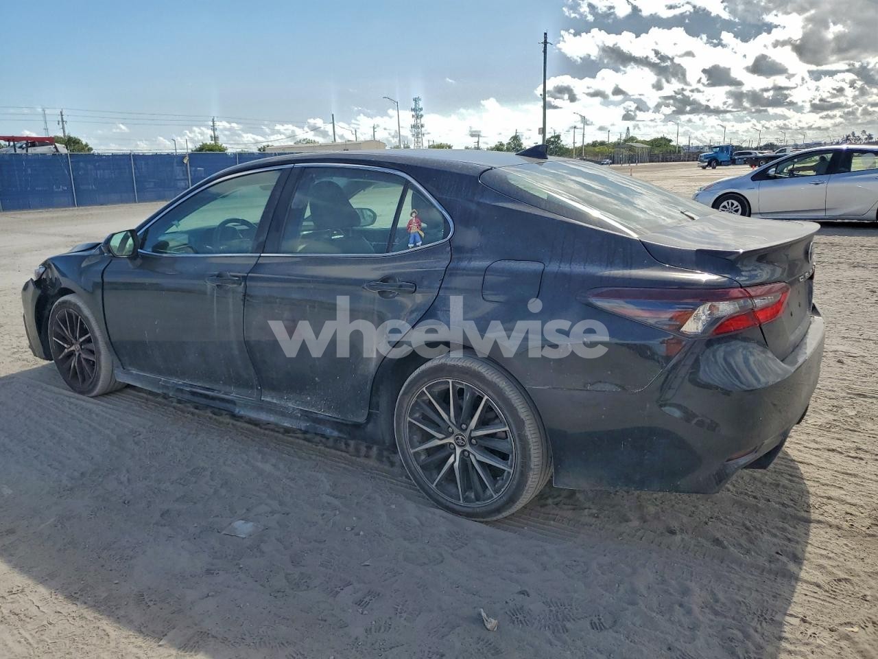 Photo 2 of 2023 TOYOTA CAMRY SE NIGHT SHADE (VIN 4T1G11AKXPU733365)