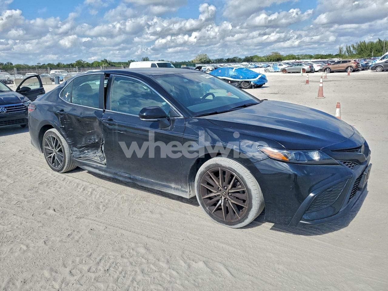Photo 4 of 2023 TOYOTA CAMRY SE NIGHT SHADE (VIN 4T1G11AKXPU733365)
