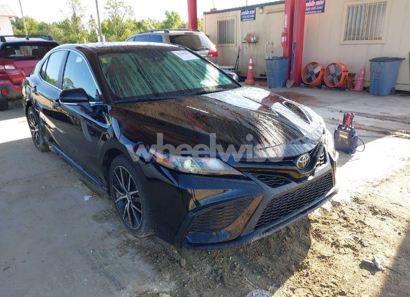 2023 Toyota Camry SE (VIN 4T1G11AKXPU747251) main photo