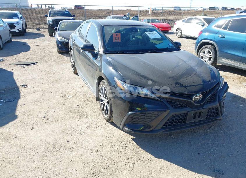 2023 Toyota Camry SE (VIN 4T1G11AKXPU751817) main photo