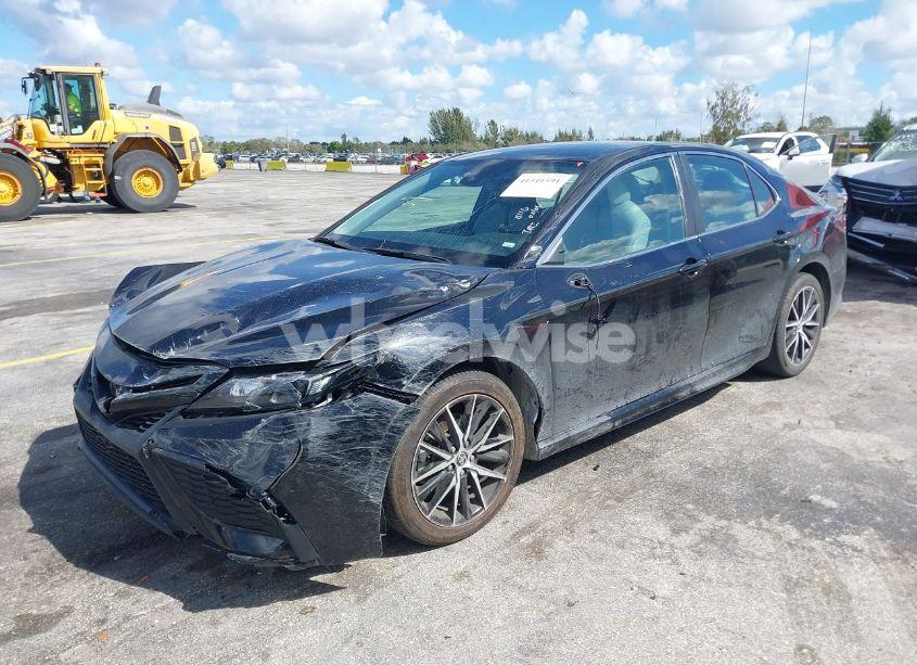 Photo 2 of 2023 Toyota Camry SE (VIN 4T1G11AKXPU755348)