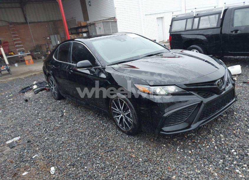 2023 Toyota Camry SE (VIN 4T1G11AKXPU819341) main photo