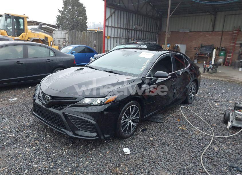 Photo 2 of 2023 Toyota Camry SE (VIN 4T1G11AKXPU819341)