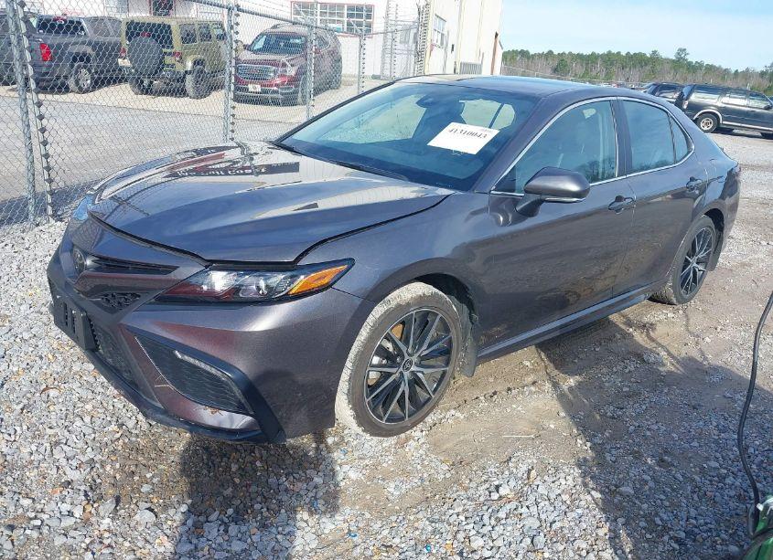 Photo 2 of 2024 Toyota Camry (VIN 4T1G11AKXRU202461)