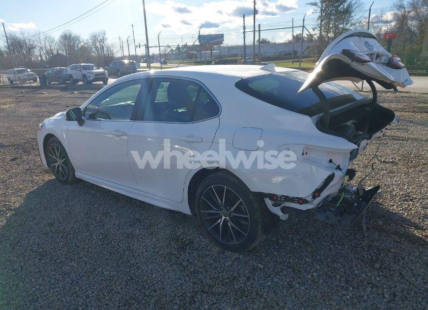 Photo 3 of 2024 Toyota Camry SE (VIN 4T1G11AKXRU245665)