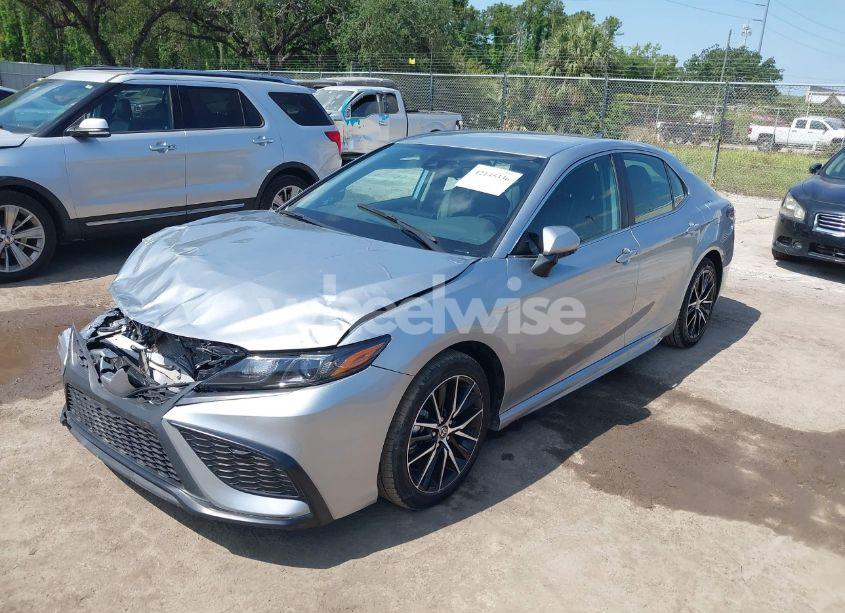 Photo 2 of 2024 Toyota Camry SE (VIN 4T1G11AKXRU858255)