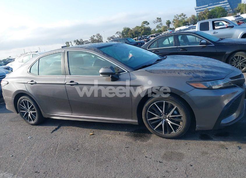 Photo 13 of 2024 Toyota Camry SE (VIN 4T1G11AKXRU866453)