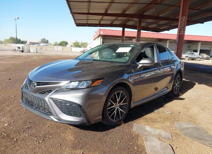 Photo 2 of 2024 Toyota Camry SE (VIN 4T1G11AKXRU898738)