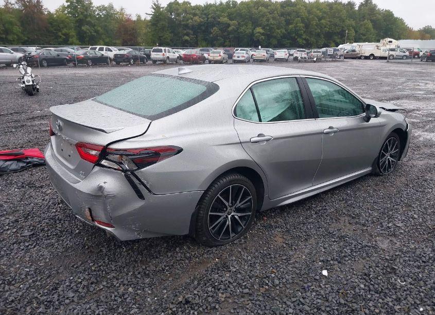 Photo 4 of 2022 Toyota Camry SE AWD (VIN 4T1G11BK0NU062039)