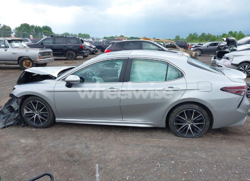 Photo 14 of 2021 Toyota Camry SE AWD (VIN 4T1G11BK1MU031025)