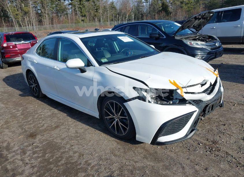 2021 Toyota Camry SE AWD (VIN 4T1G11BK1MU045202) main photo