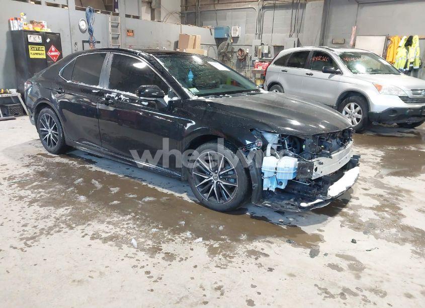 2022 Toyota Camry SE AWD (VIN 4T1G11BK1NU069517) main photo