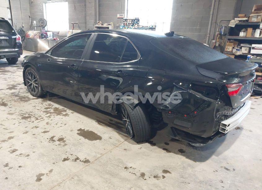 Photo 3 of 2022 Toyota Camry SE AWD (VIN 4T1G11BK1NU069517)