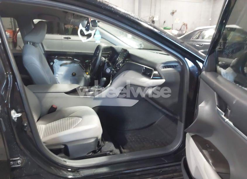 Photo 5 of 2022 Toyota Camry SE AWD (VIN 4T1G11BK1NU069517)