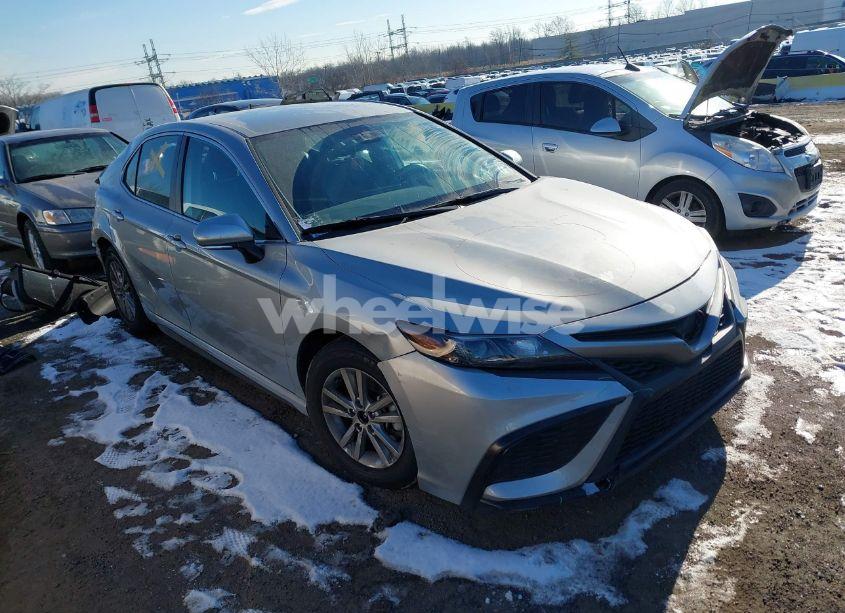 2022 Toyota Camry SE AWD (VIN 4T1G11BK2NU072488) main photo