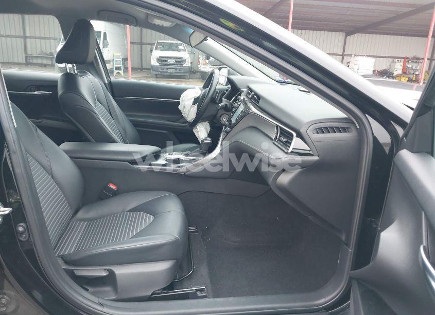 Photo 5 of 2020 Toyota Camry SE AWD (VIN 4T1G11BK3LU004097)