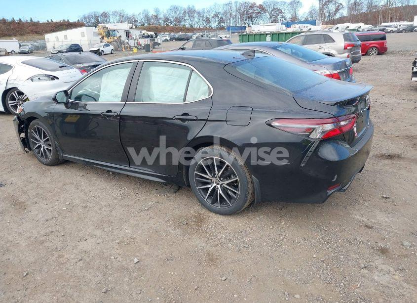 Photo 3 of 2021 Toyota Camry SE AWD (VIN 4T1G11BK3MU041166)