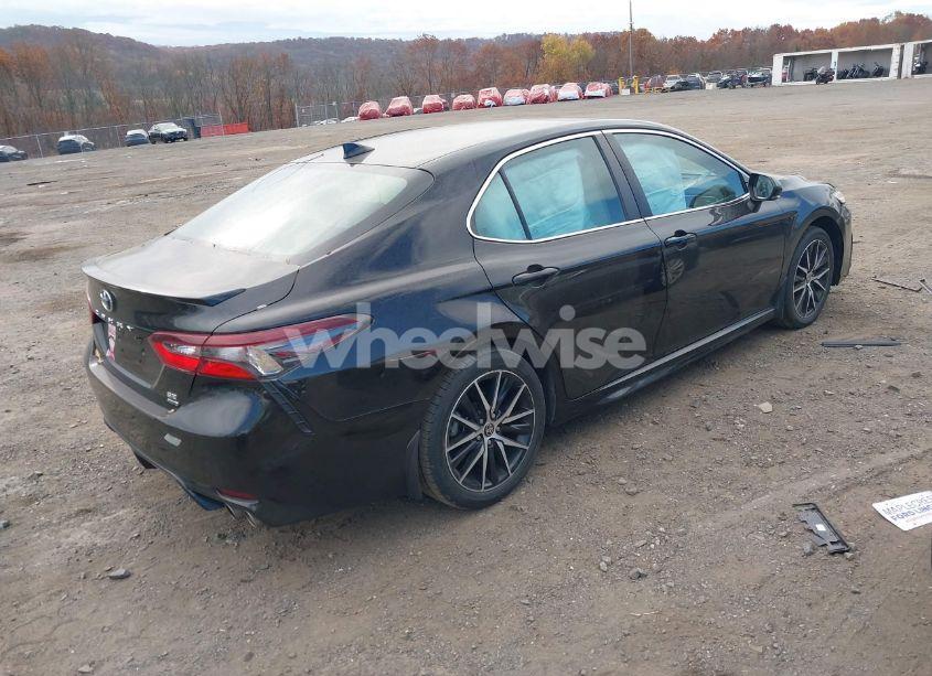 Photo 4 of 2021 Toyota Camry SE AWD (VIN 4T1G11BK3MU041166)
