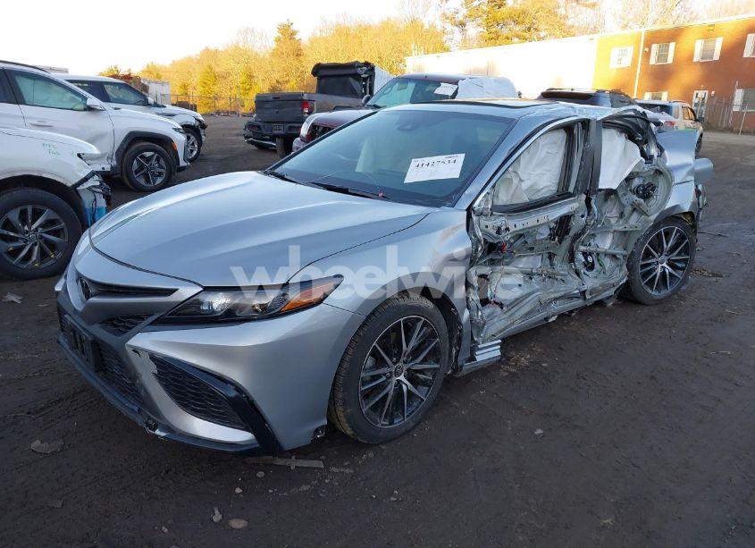 Photo 2 of 2022 Toyota Camry SE AWD (VIN 4T1G11BK3NU072709)